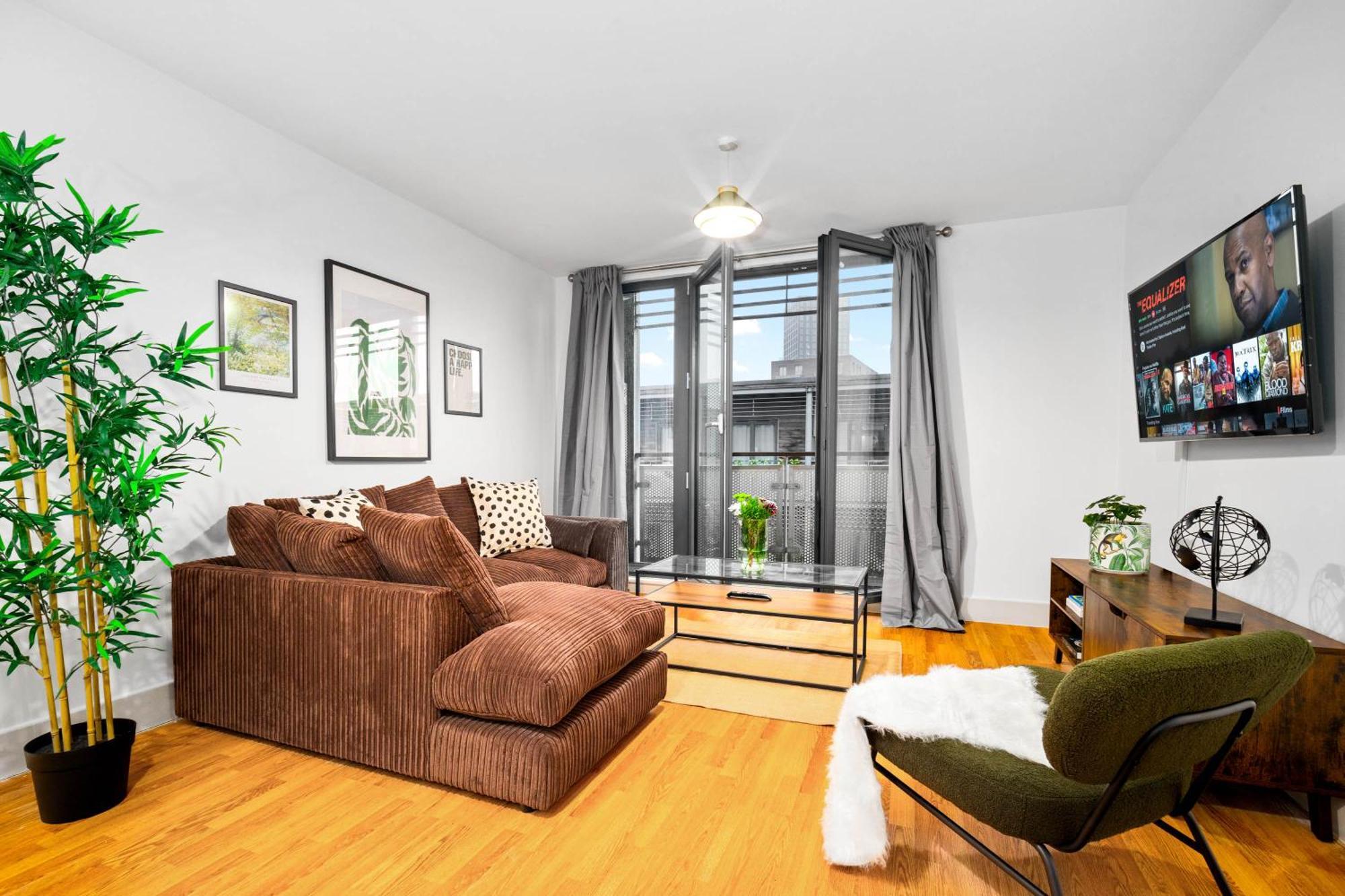 2-bedroom In Heart Of The - China Town - Balcony - Secure Parking Included 48a Apartment Birmingham